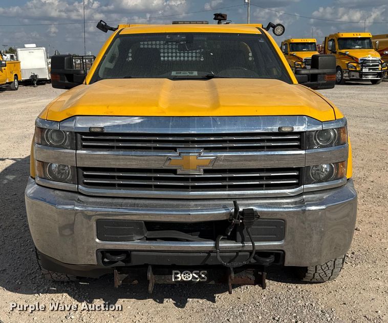 image for item EU5072 2018 Chevrolet Silverado 3500HD utility bed pickup truck