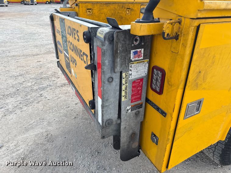 image for item EU5072 2018 Chevrolet Silverado 3500HD utility bed pickup truck