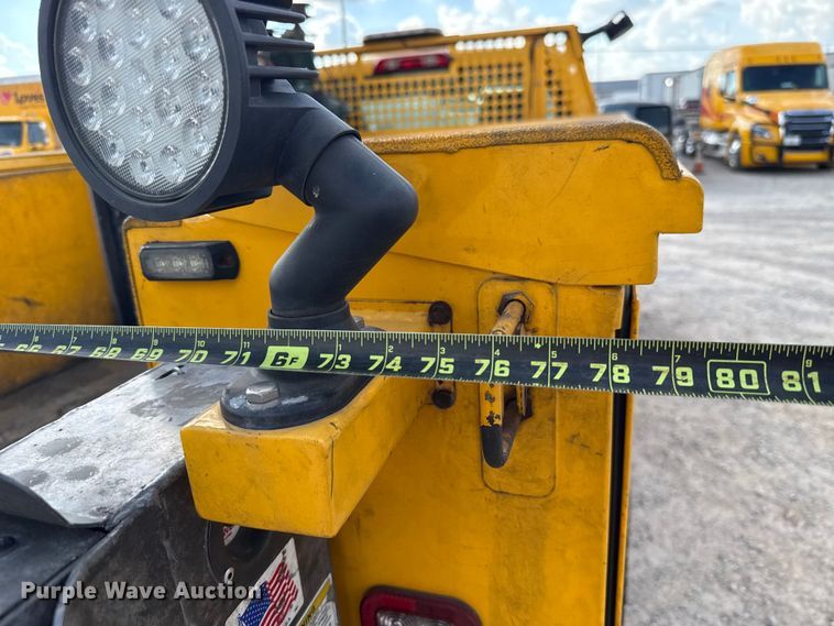 image for item EU5072 2018 Chevrolet Silverado 3500HD utility bed pickup truck