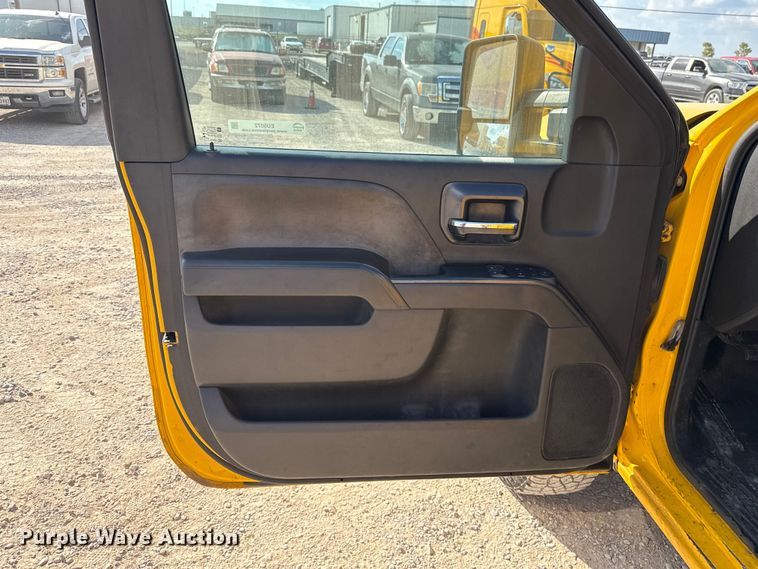 image for item EU5072 2018 Chevrolet Silverado 3500HD utility bed pickup truck