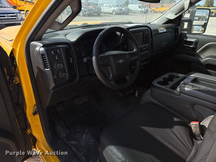 image for item EU5072 2018 Chevrolet Silverado 3500HD utility bed pickup truck