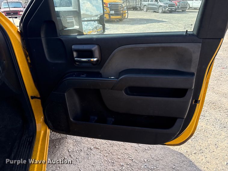 image for item EU5072 2018 Chevrolet Silverado 3500HD utility bed pickup truck