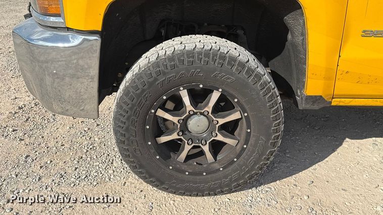 image for item EU5072 2018 Chevrolet Silverado 3500HD utility bed pickup truck