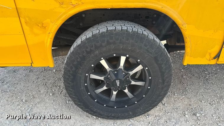 image for item EU5072 2018 Chevrolet Silverado 3500HD utility bed pickup truck