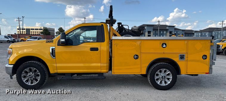 image for item EU5073 2020 Ford F350 Super Duty utility bed pickup truck