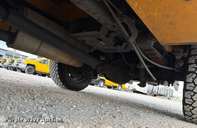 image for item EU5073 2020 Ford F350 Super Duty utility bed pickup truck