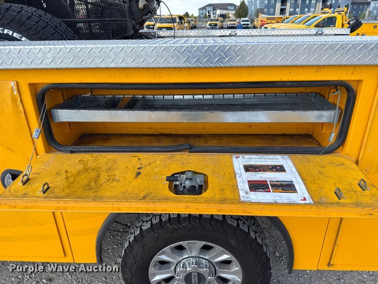image for item EU5073 2020 Ford F350 Super Duty utility bed pickup truck