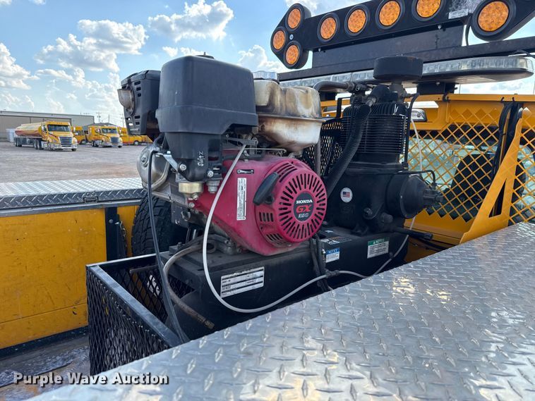 image for item EU5073 2020 Ford F350 Super Duty utility bed pickup truck