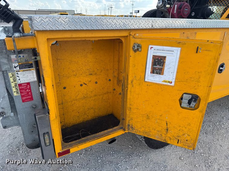 image for item EU5073 2020 Ford F350 Super Duty utility bed pickup truck