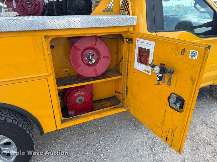 image for item EU5073 2020 Ford F350 Super Duty utility bed pickup truck