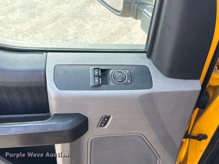 image for item EU5073 2020 Ford F350 Super Duty utility bed pickup truck