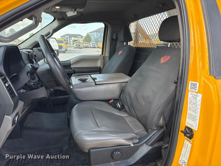 image for item EU5073 2020 Ford F350 Super Duty utility bed pickup truck