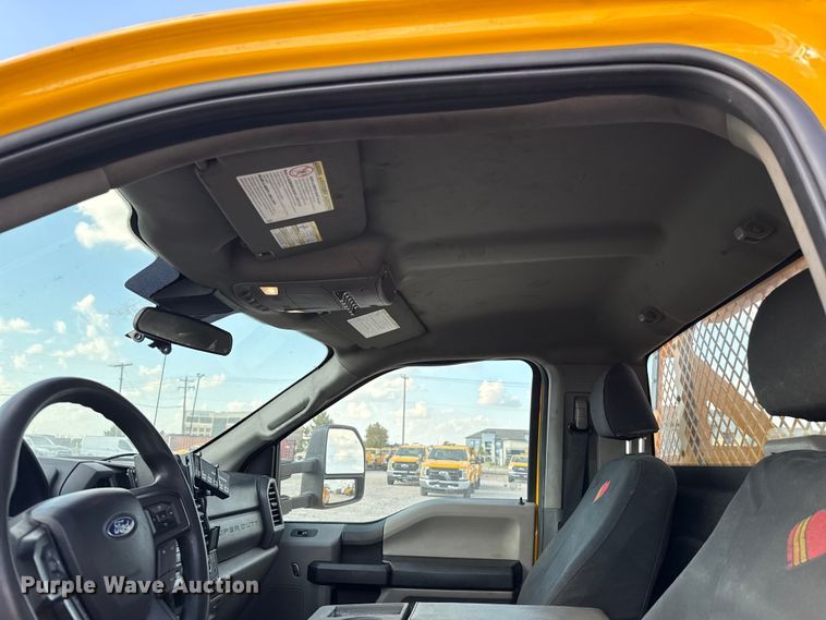 image for item EU5073 2020 Ford F350 Super Duty utility bed pickup truck