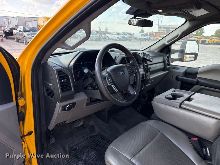 image for item EU5073 2020 Ford F350 Super Duty utility bed pickup truck