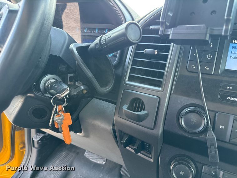 image for item EU5073 2020 Ford F350 Super Duty utility bed pickup truck