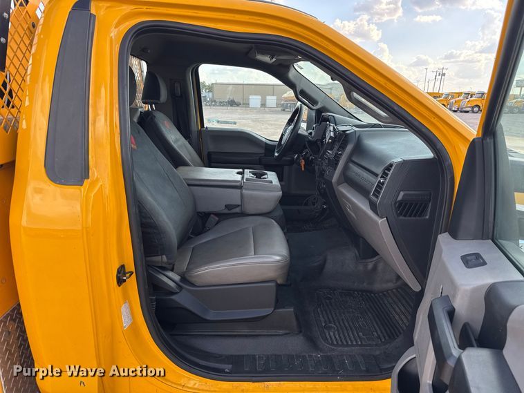 image for item EU5073 2020 Ford F350 Super Duty utility bed pickup truck