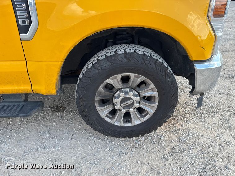 image for item EU5073 2020 Ford F350 Super Duty utility bed pickup truck