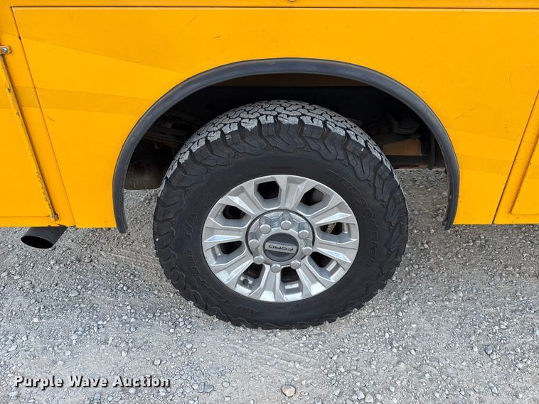 image for item EU5073 2020 Ford F350 Super Duty utility bed pickup truck