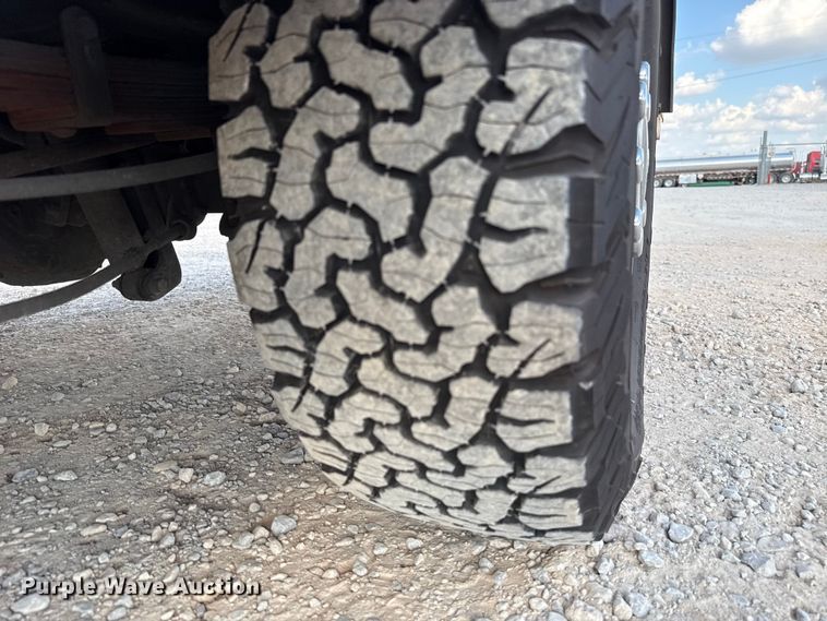 image for item EU5073 2020 Ford F350 Super Duty utility bed pickup truck