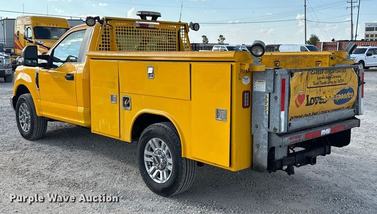 image for item EU5074 2018 Ford F350 Super Duty utility bed pickup truck