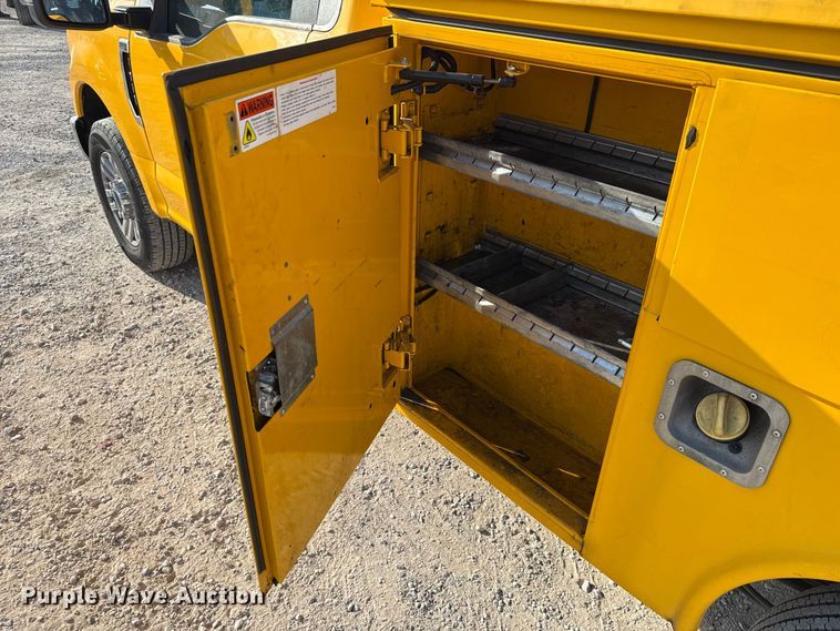 image for item EU5074 2018 Ford F350 Super Duty utility bed pickup truck