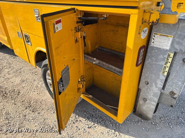 image for item EU5074 2018 Ford F350 Super Duty utility bed pickup truck