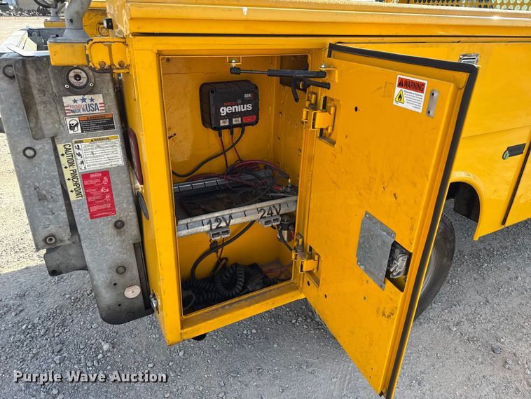 image for item EU5074 2018 Ford F350 Super Duty utility bed pickup truck