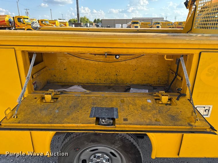 image for item EU5074 2018 Ford F350 Super Duty utility bed pickup truck