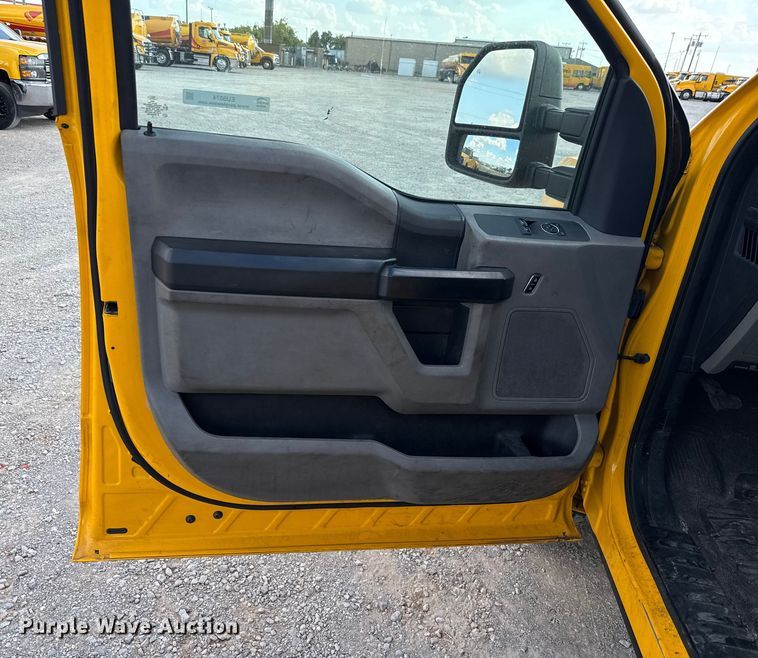 image for item EU5074 2018 Ford F350 Super Duty utility bed pickup truck