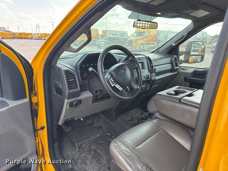 image for item EU5074 2018 Ford F350 Super Duty utility bed pickup truck