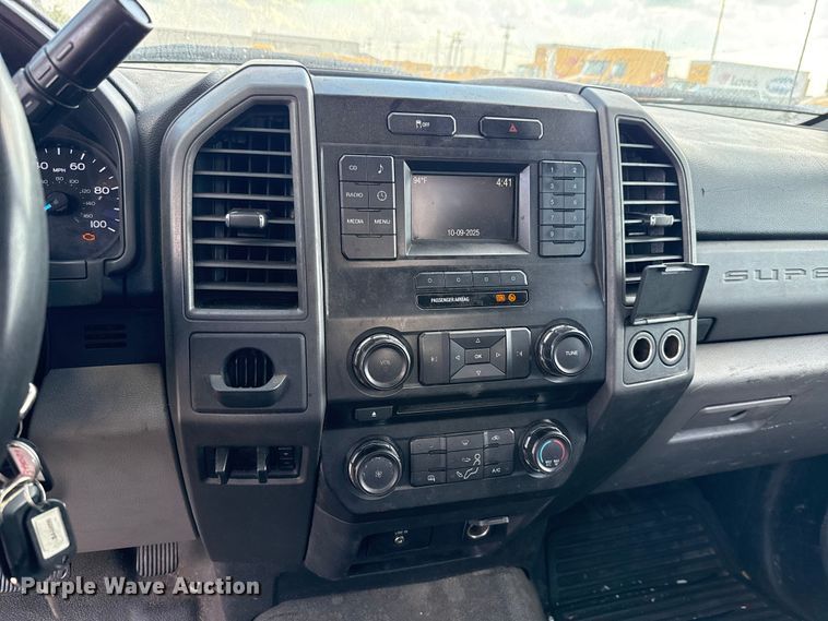 image for item EU5074 2018 Ford F350 Super Duty utility bed pickup truck