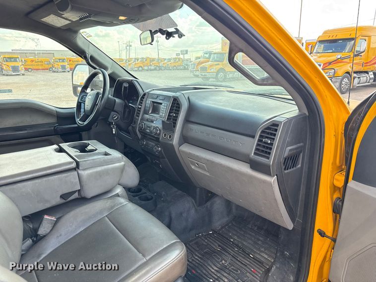 image for item EU5074 2018 Ford F350 Super Duty utility bed pickup truck