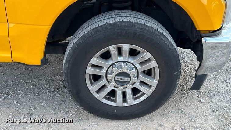 image for item EU5074 2018 Ford F350 Super Duty utility bed pickup truck