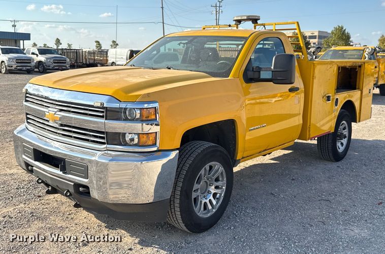 image for item EU5075 2015 Chevrolet Silverado 3500HD utility bed pickup truck