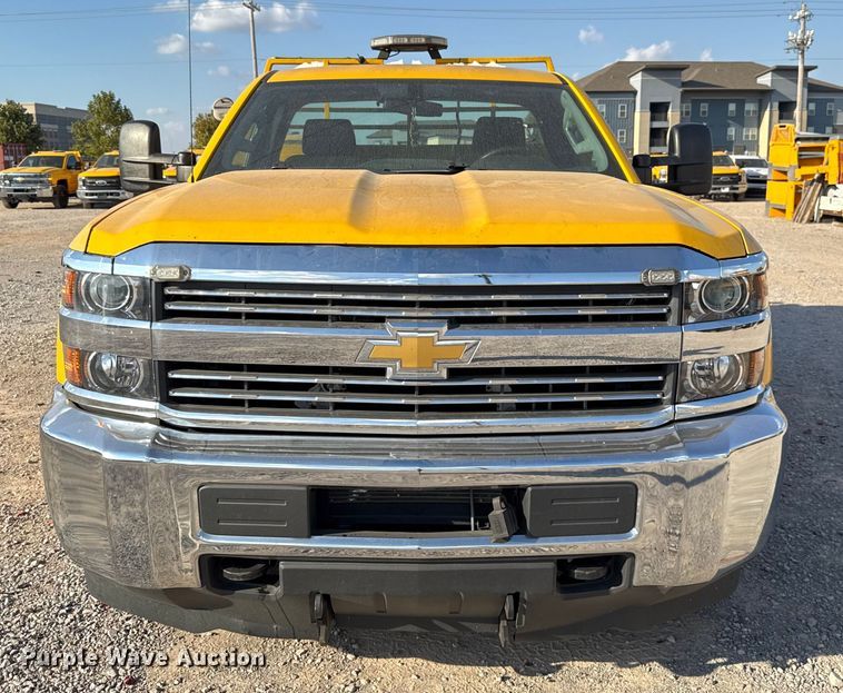 image for item EU5075 2015 Chevrolet Silverado 3500HD utility bed pickup truck