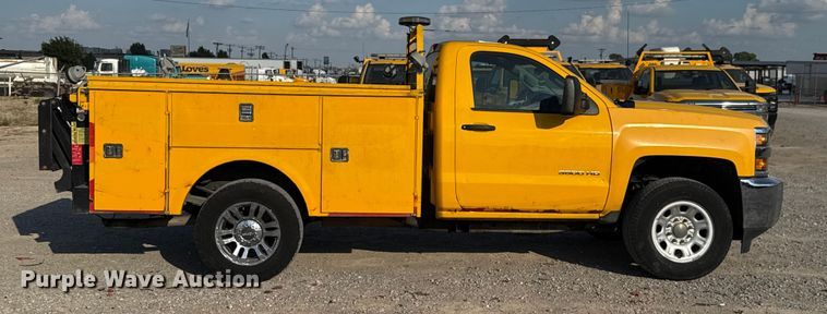 image for item EU5075 2015 Chevrolet Silverado 3500HD utility bed pickup truck