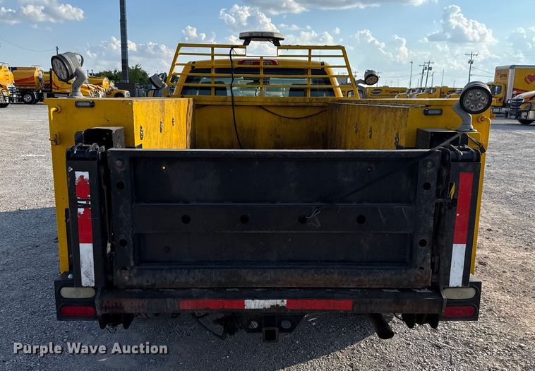 image for item EU5075 2015 Chevrolet Silverado 3500HD utility bed pickup truck