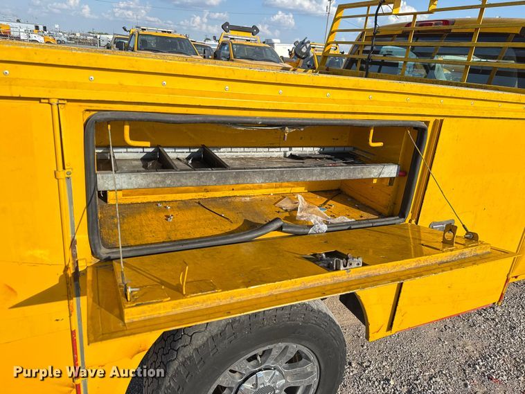 image for item EU5075 2015 Chevrolet Silverado 3500HD utility bed pickup truck