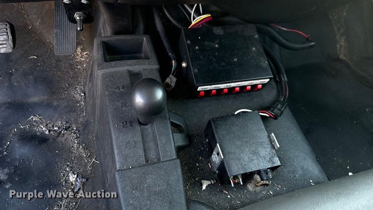 image for item EU5075 2015 Chevrolet Silverado 3500HD utility bed pickup truck