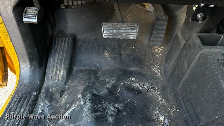 image for item EU5075 2015 Chevrolet Silverado 3500HD utility bed pickup truck