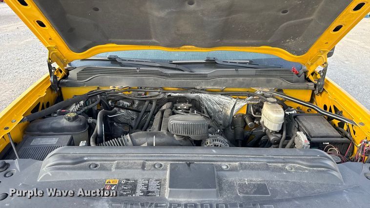 image for item EU5075 2015 Chevrolet Silverado 3500HD utility bed pickup truck