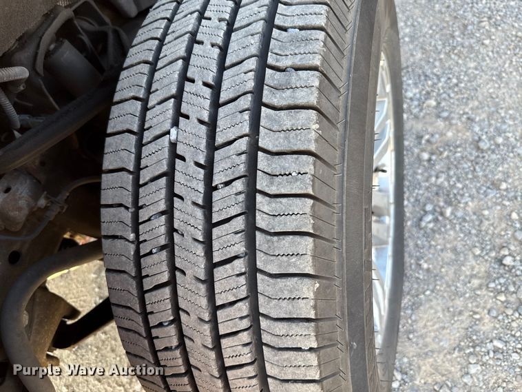 image for item EU5075 2015 Chevrolet Silverado 3500HD utility bed pickup truck