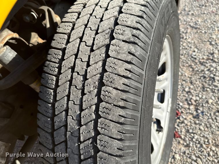 image for item EU5075 2015 Chevrolet Silverado 3500HD utility bed pickup truck