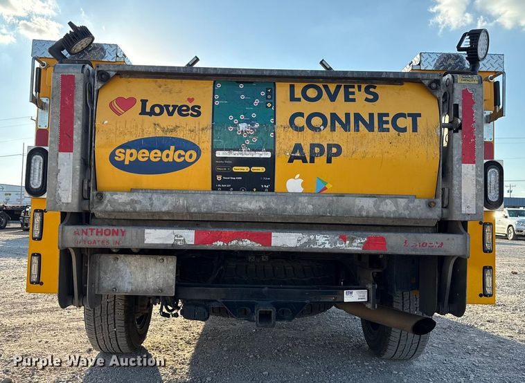 image for item EU5077 2018 Chevrolet Silverado 3500HD utility bed pickup truck