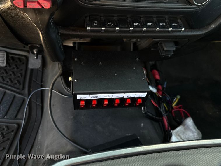 image for item EU5077 2018 Chevrolet Silverado 3500HD utility bed pickup truck