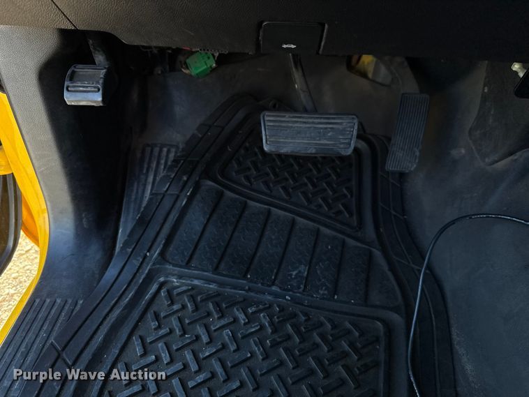 image for item EU5077 2018 Chevrolet Silverado 3500HD utility bed pickup truck