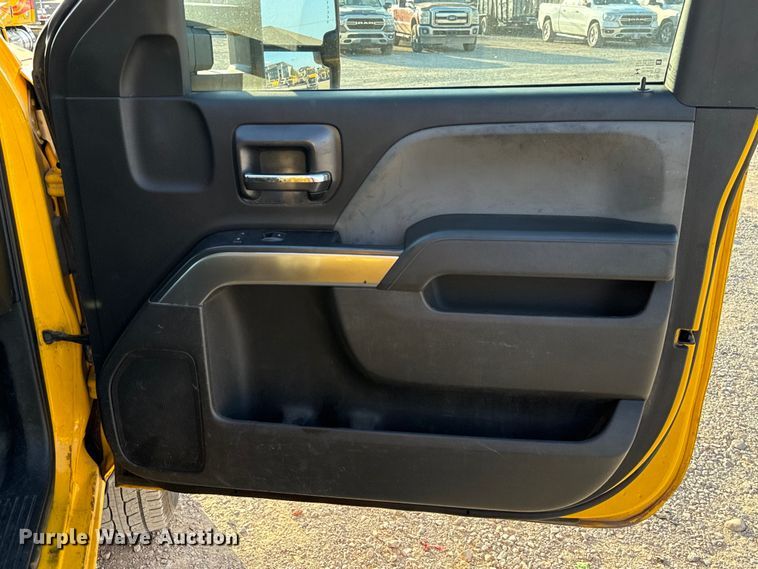 image for item EU5077 2018 Chevrolet Silverado 3500HD utility bed pickup truck