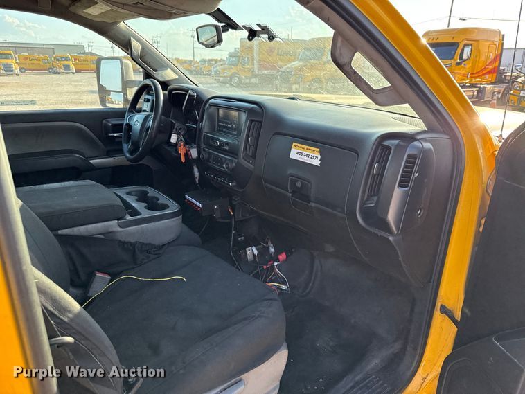 image for item EU5077 2018 Chevrolet Silverado 3500HD utility bed pickup truck