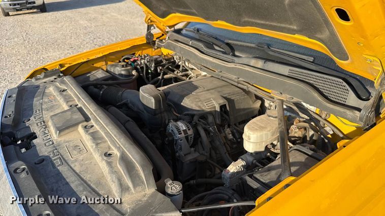 image for item EU5077 2018 Chevrolet Silverado 3500HD utility bed pickup truck