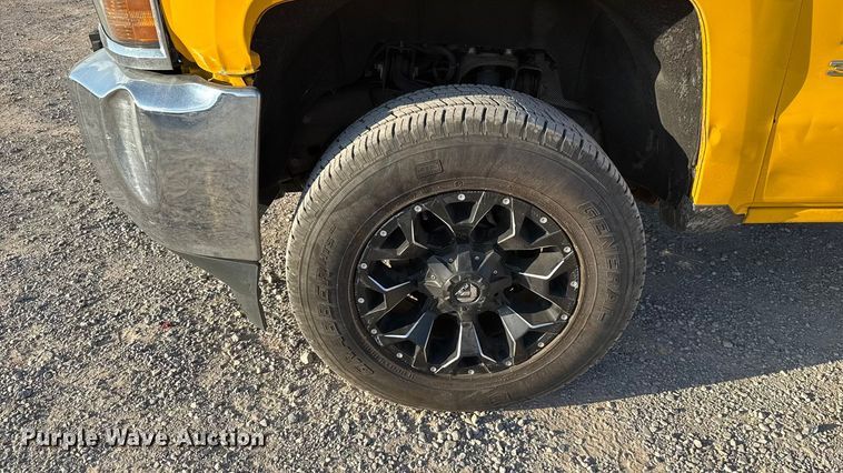 image for item EU5077 2018 Chevrolet Silverado 3500HD utility bed pickup truck